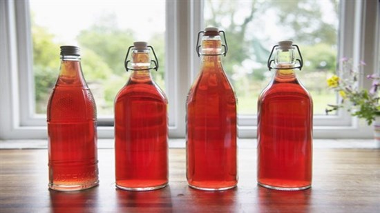 Rượu dâu tây để được bao lâu? Mẹo bảo quản rượu dâu tây lâu, giữ trọn hương vị