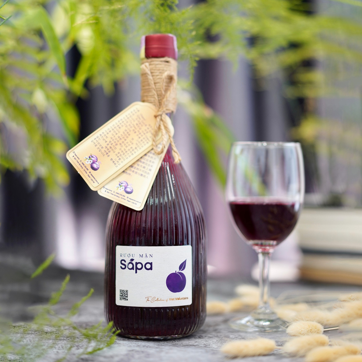 Chai rượu mận Sapa