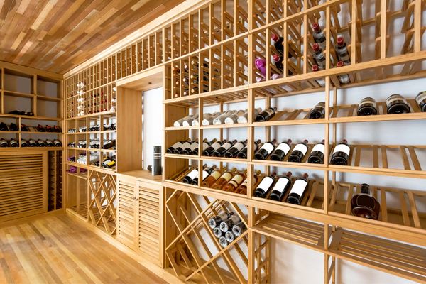 Kích thước ô để rượu vang phụ thuộc vào kích thước của chai rươu vang