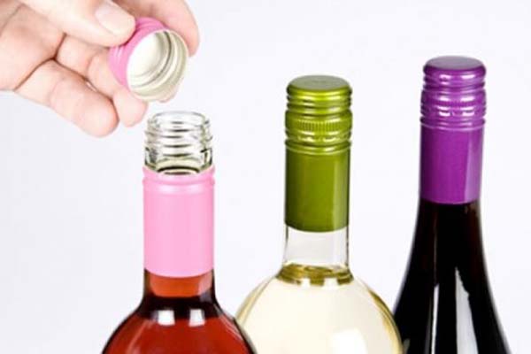 Nắp vặn giúp dễ dàng sử dụng và tiết kiệm chi phí