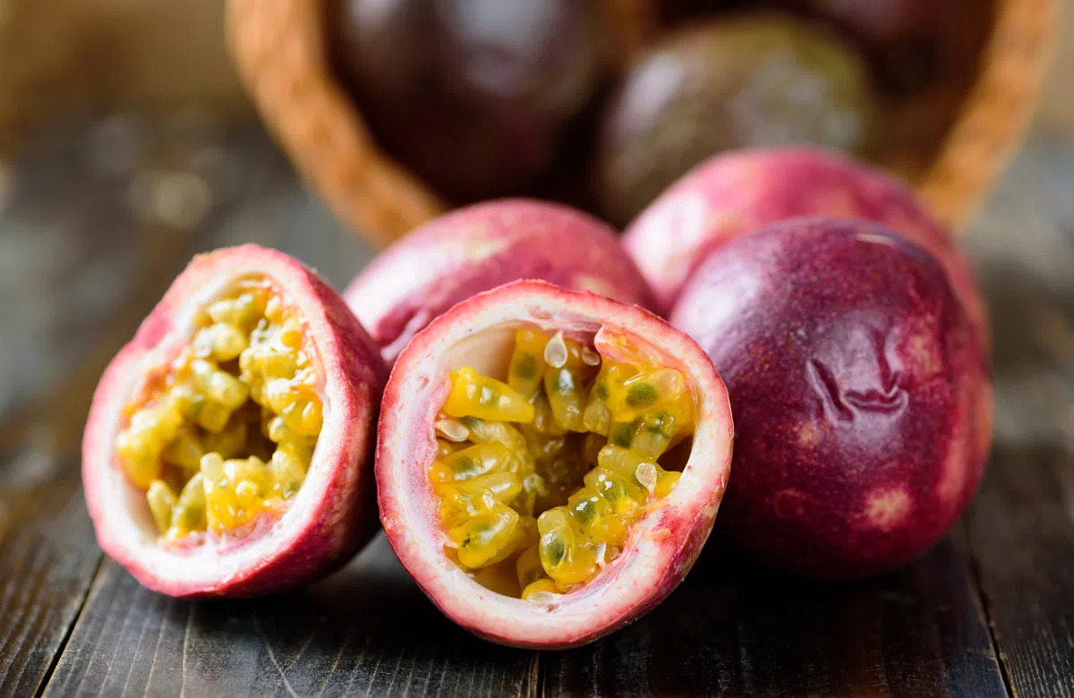 Chọn những quả chanh leo chất lượng